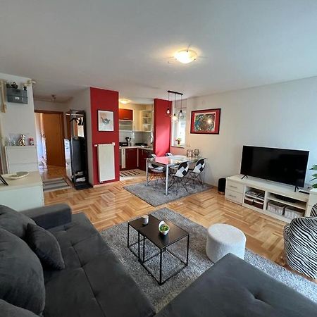 Apartman West - Private Parking Place Загреб Екстер'єр фото