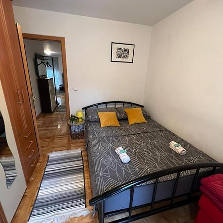 Apartman West - Private Parking Place Загреб Екстер'єр фото