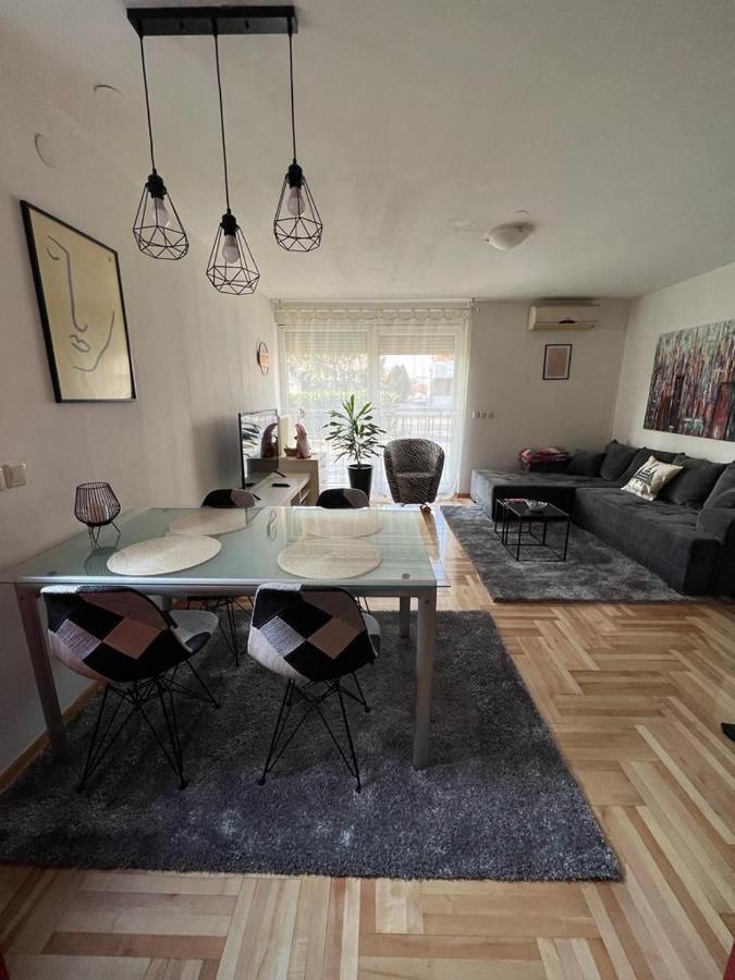 Apartman West - Private Parking Place Загреб Екстер'єр фото