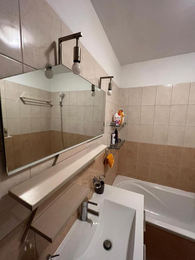 Apartman West - Private Parking Place Загреб Екстер'єр фото