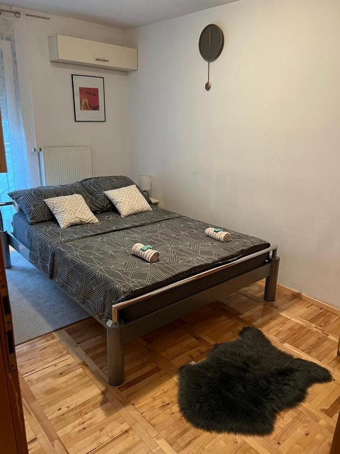 Apartman West - Private Parking Place Загреб Екстер'єр фото