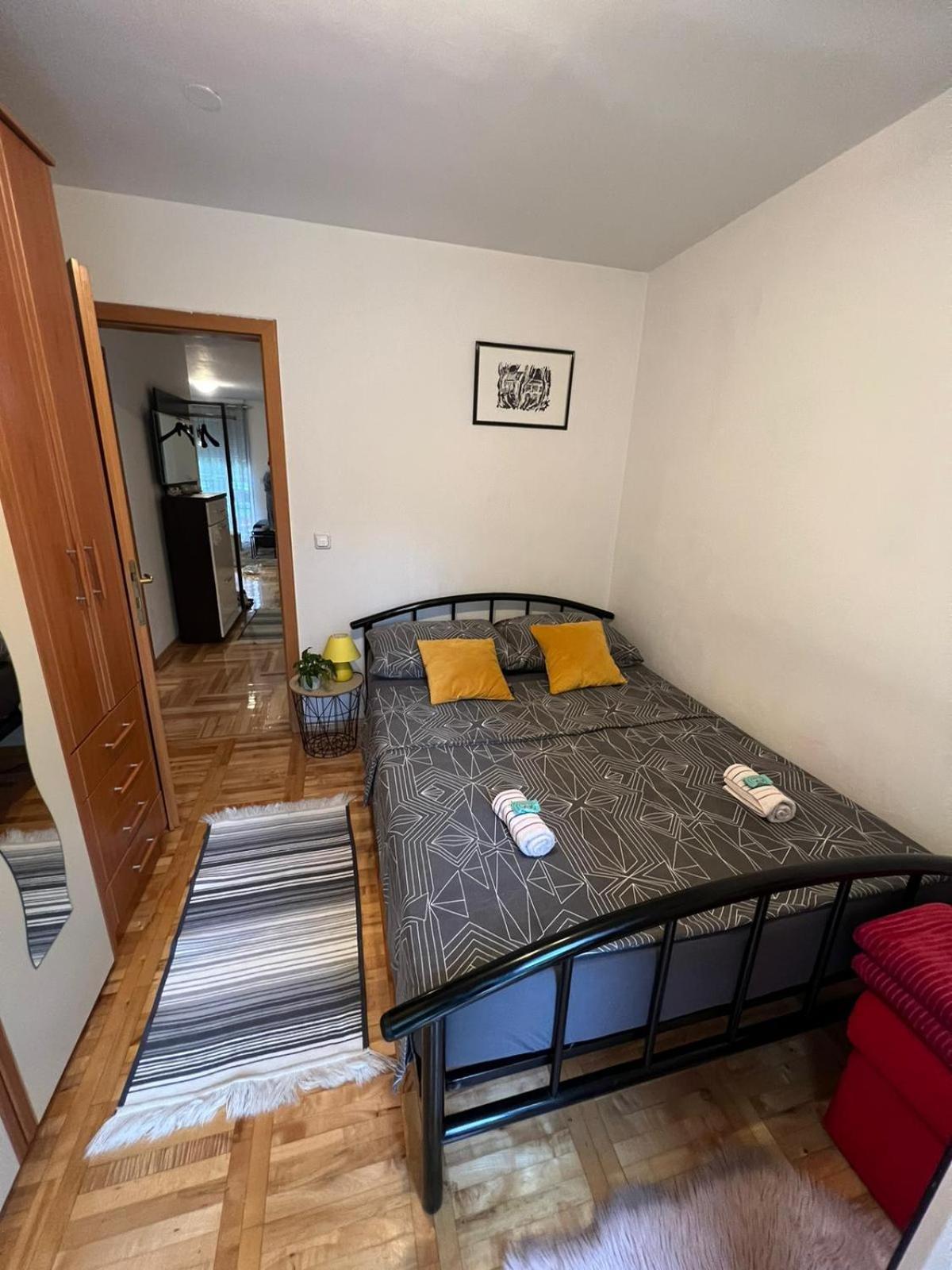 Apartman West - Private Parking Place Загреб Екстер'єр фото